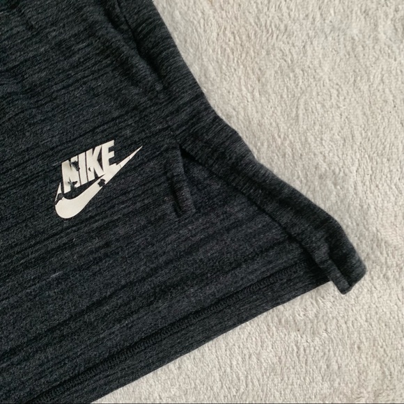 Nike Moisture Wicking T-Shirt - Picture 2 of 6